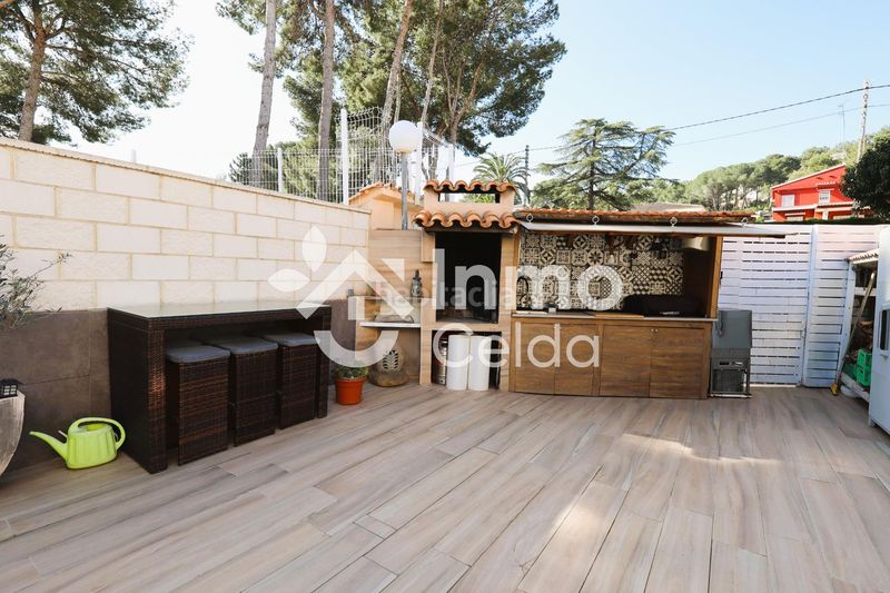 Foto 00c7b591-d7da-4aed-97c3-d93181743a13. Casa adossada amb calefacció aparcament piscina a Chiva
