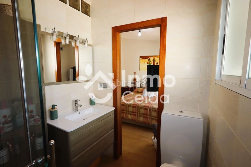 Foto 1d1596ac-24bb-4d32-9632-22f2ac270b78. Casa adossada amb calefacció aparcament piscina a Chiva