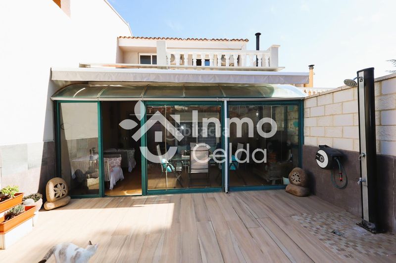 Foto acd42cb1-e039-4912-97df-f9cb0a773d02. Casa adossada amb calefacció aparcament piscina a Chiva