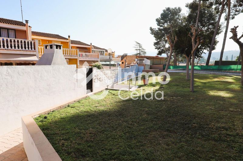 Foto af081739-42bc-4e2c-9629-30233d3f2f72. Casa adossada amb calefacció aparcament piscina a Chiva