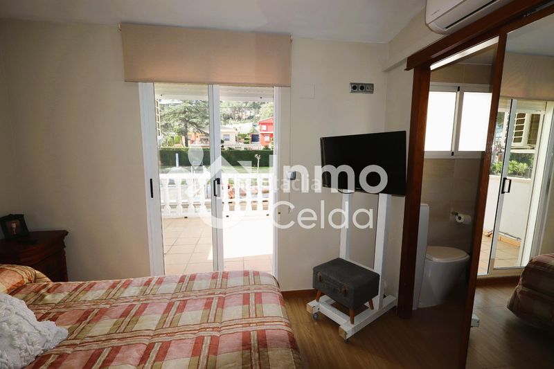Foto e55b8c2c-c42f-4a5a-a787-3b6c7fdbd147. Casa adossada amb calefacció aparcament piscina a Chiva