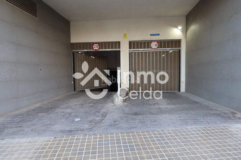 Foto 10128713-a4b6-4b35-a634-ed4280e55e85. Aparcament cotxe a calle calle catarroja 1 a Polígono del Aeropuerto Manises