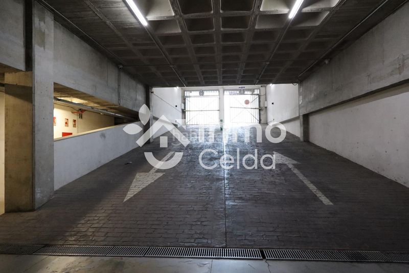 Foto e3e1438f-b9b2-47b2-96fc-f3e36a35d78f. Aparcament cotxe a calle calle catarroja 1 a Polígono del Aeropuerto Manises