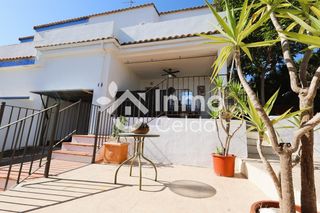 Maison jumelée à Zaragoza s perenchiza 15. Pareado en sierra perenchiza
