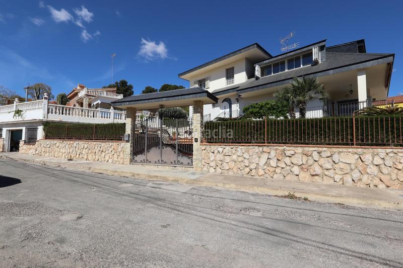 Foto 13dd784e-d90b-40f3-bcee-b174fa59d428. Chalet avec chauffage parking piscine dans Sierra Perenchiza-Cumbres de Calicanto-Sto Domingo Chiva