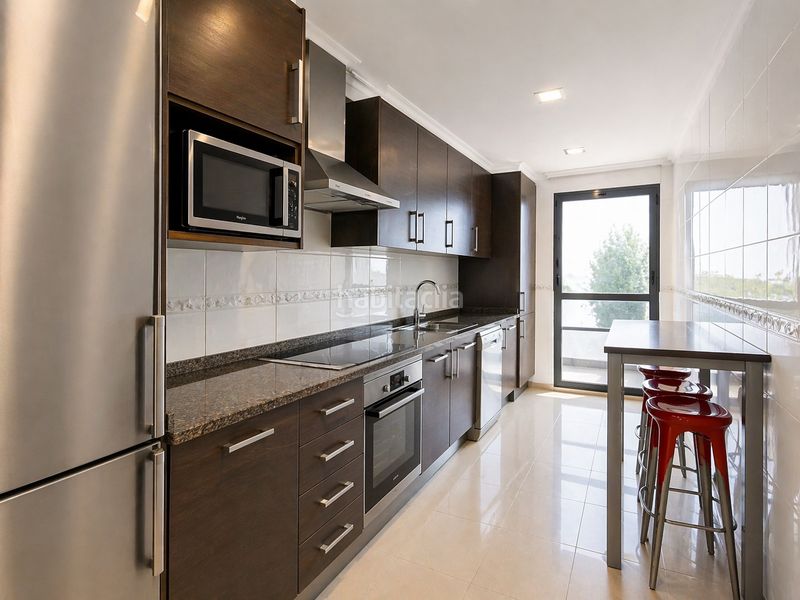 Foto 75710f2d-fb7b-41ae-9e7b-a6f0f1b337e1. Pis a Sueca Sueca