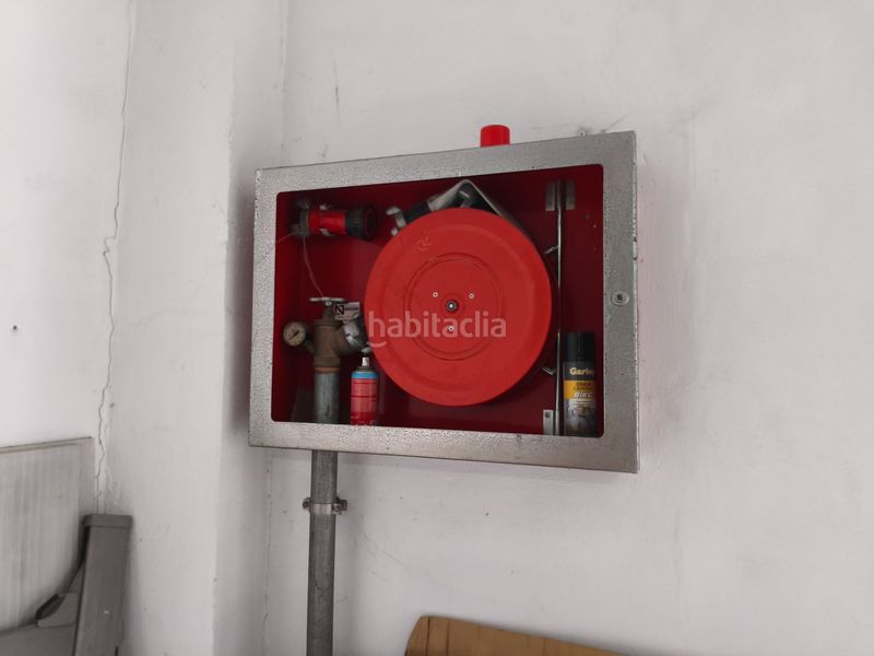 Foto f4c014cd-77b6-40dc-a090-fd5a4aa36b14. Aparcament cotxe a Sueca Sueca