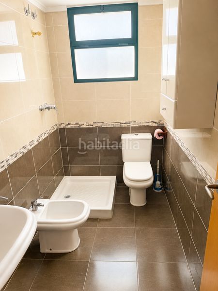 Foto b773bb64-a700-41ab-9066-4894703d3736. Casa adossada a Les Palmeres Sueca