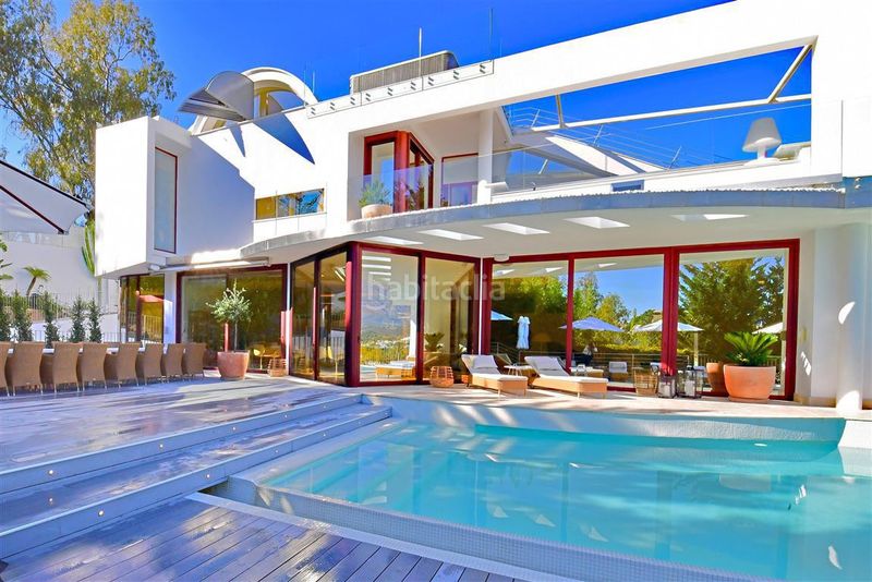 Foto 432effa0-af22-49d0-ba9d-2d502abec6b1. Casa amb aparcament piscina a Las Brisas Marbella