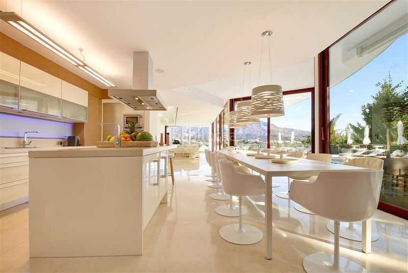 Foto a60170c9-7851-45bd-9747-4be4d88c6c5c. Casa amb aparcament piscina a Las Brisas Marbella