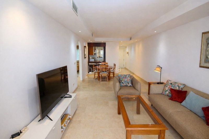 Foto 0d513a9d-a7a9-4a85-a61f-bca261817604. Apartament amb aparcament a Las Lomas de Río Verde Marbella
