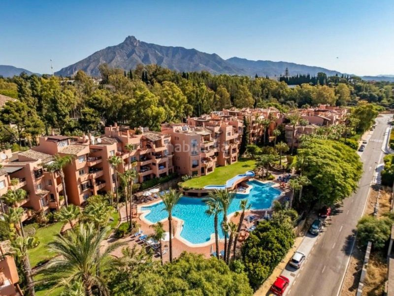 Foto ff4b899c-1eb1-4a56-84c8-43a115709a6b. Apartament amb aparcament a Las Lomas de Río Verde Marbella