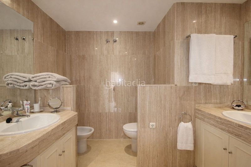 Foto f53b497a-6e1d-43a8-9724-6a765880ecd1. Apartament amb aparcament a Elviria Marbella