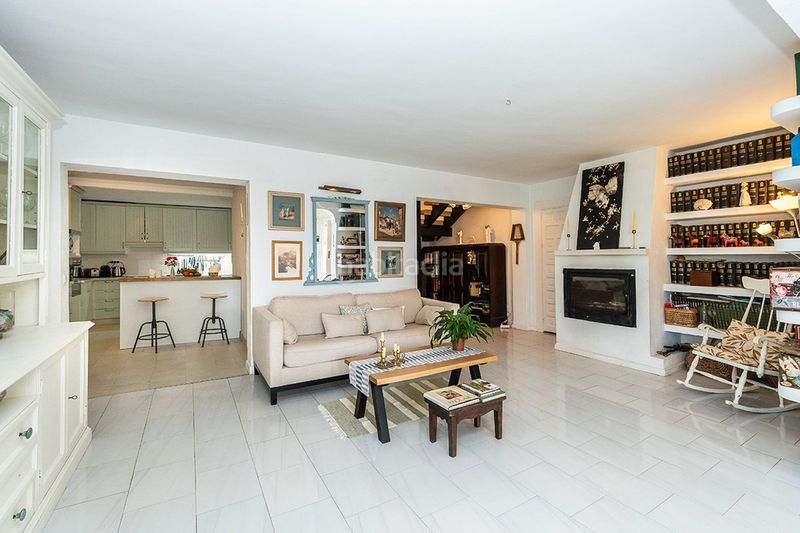 Foto f58f00a9-7e26-4f84-81e3-92d2f43bf22e. Casa amb aparcament piscina a Río Real Marbella