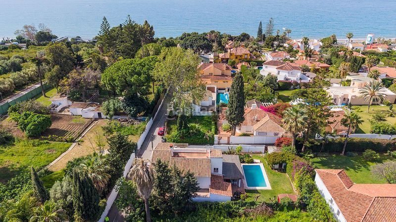 Foto f73496cf-b94d-462d-a136-0dcac5fb12c6. Casa amb aparcament piscina a Río Real Marbella