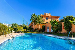 Semi detached house in Cabopino - Artola