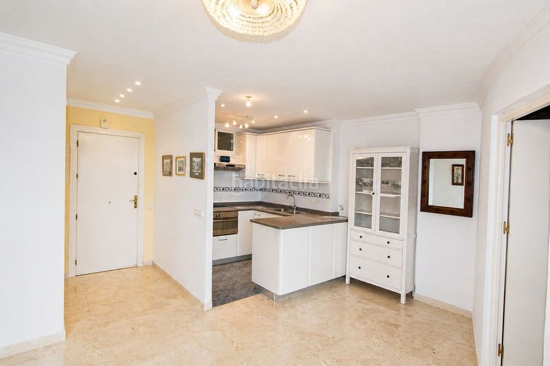 Foto e9b4a467-8e51-4451-9185-4e695e2c8e99. Apartament amb aparcament a Marbesa Marbella