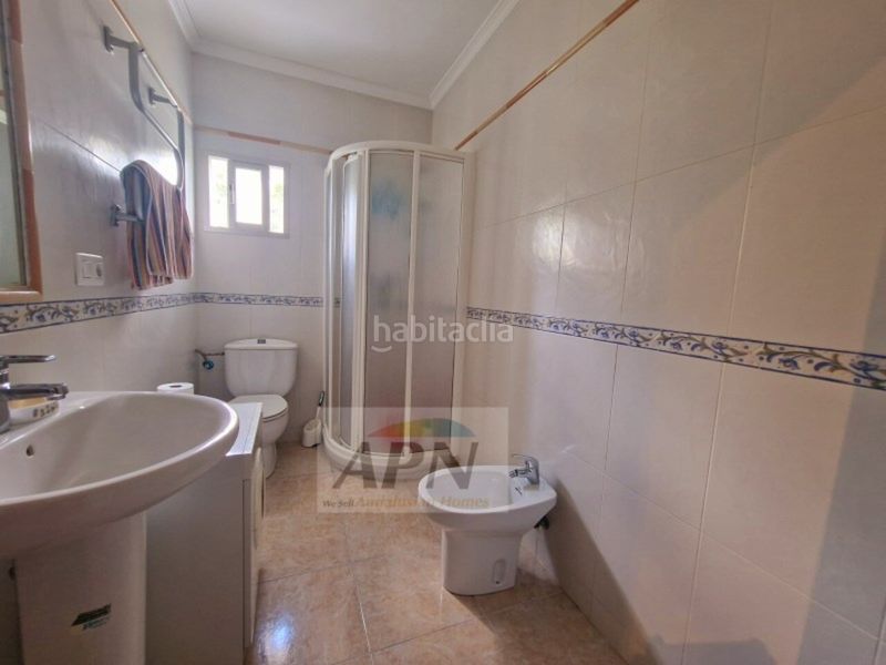 Foto 713a41b1-52b9-4170-bc6a-7f90a4e08481. Casa adossada a Álora
