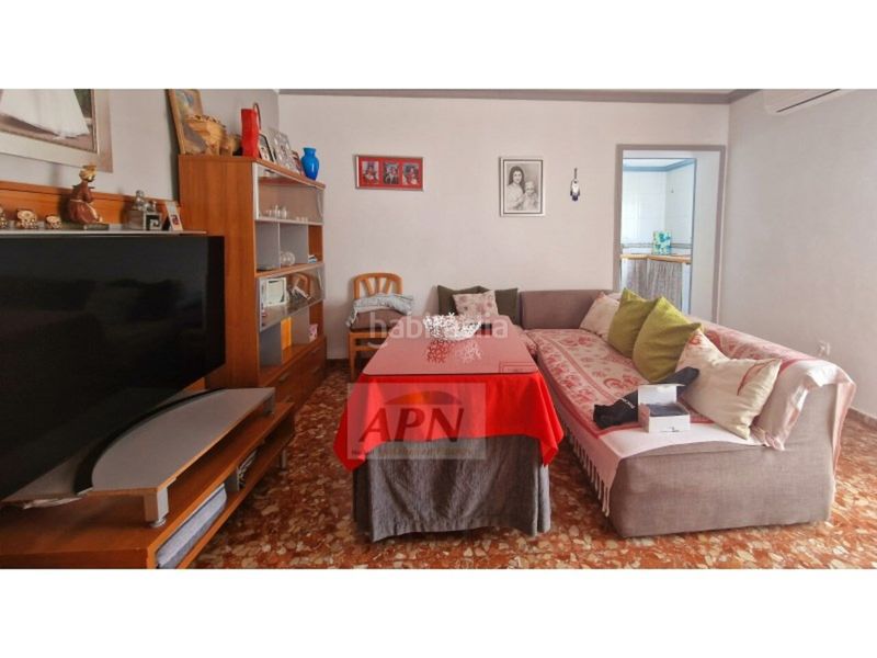 Foto c33c58ca-dd57-44c9-8908-79cf4d1c072d. Casa adossada a Álora