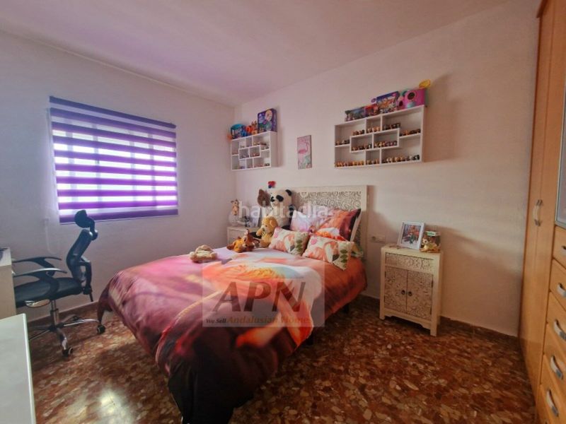 Foto f49a3a92-d080-413d-94a8-0c176a1b607b. Casa adossada a Álora