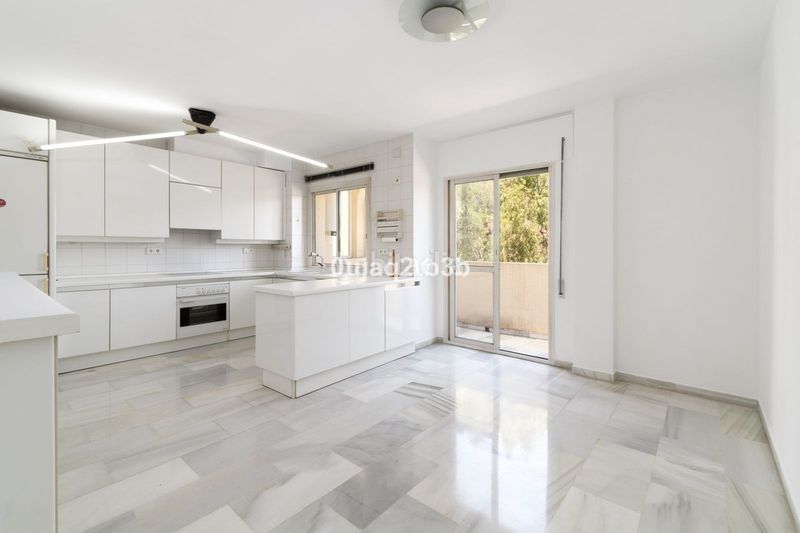 Foto 89c6c887-36b2-4155-874d-03dde10f46a5. Apartament amb aparcament a Ricardo Soriano Marbella