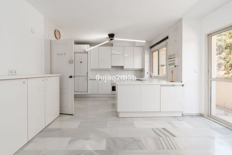 Foto 99adf749-5b4d-4f69-b57f-85ca949c8855. Apartament amb aparcament a Ricardo Soriano Marbella