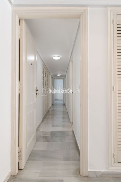 Foto ad4f9e28-9957-4808-9b51-8e61f3a3f43b. Apartament amb aparcament a Ricardo Soriano Marbella