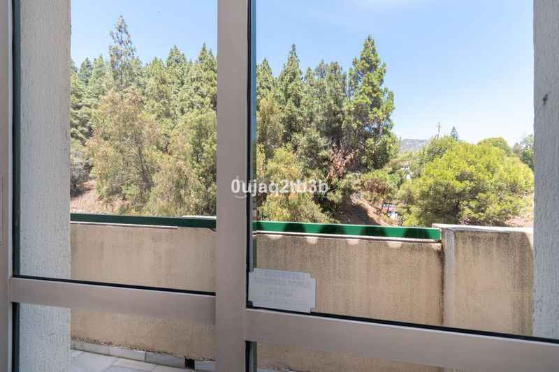 Foto c6c5a825-7c9d-48a6-89b1-68057fdb276a. Apartament amb aparcament a Ricardo Soriano Marbella