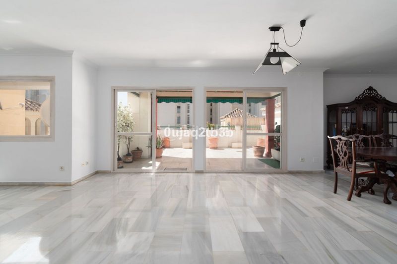 Foto d7e5107d-41bf-48a8-a440-9ab4c6eb8455. Apartament amb aparcament a Ricardo Soriano Marbella