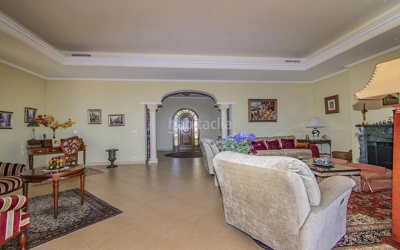 Foto 8d7accf9-d18a-4bd4-94ce-f76132024b4a. Casa amb aparcament piscina a Centro Estepona