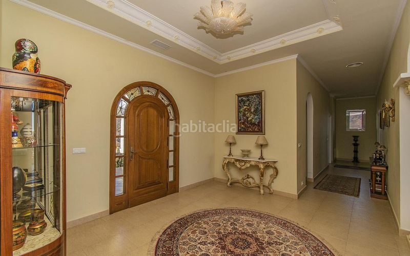 Foto f729f933-5e83-4934-a69f-6a1cec1a9f0e. Casa amb aparcament piscina a Centro Estepona