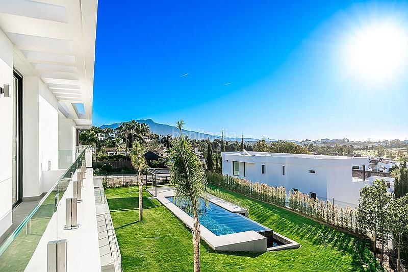 Foto e060d72a-1e08-4866-bbf2-a99d5f257694. Casa amb aparcament piscina a Centro Estepona
