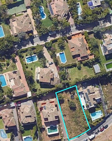 Foto ed65d2fd-b3a6-42a3-9fe8-9eaf1d8f5c51. Casa amb aparcament piscina a Playa Bajadilla - Puertos Marbella
