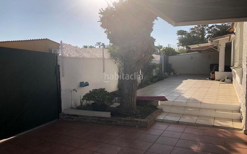 Foto dece4b5e-f84f-419e-8e57-7b56c08b538a. Casa a Centro Estepona