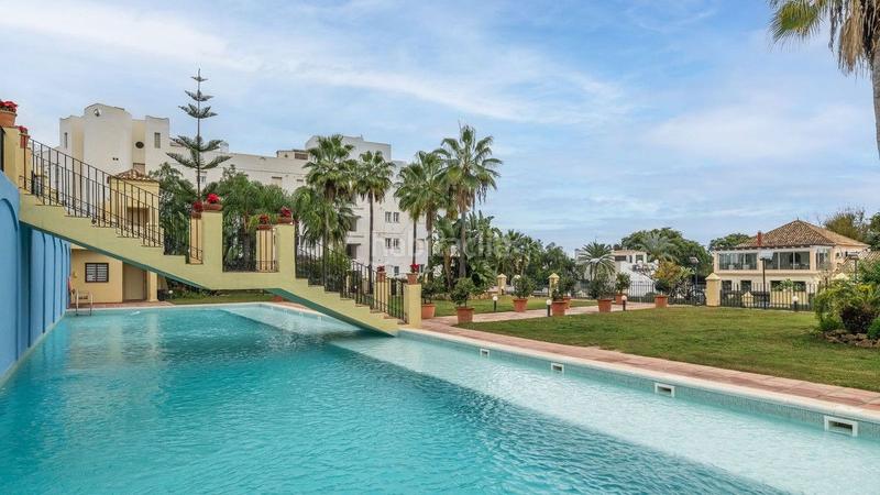 Foto ad82bb53-87d8-4003-9ebf-9b579e388b0f. Semi detached house with heating pool in La Carolina - Guadalpín Marbella