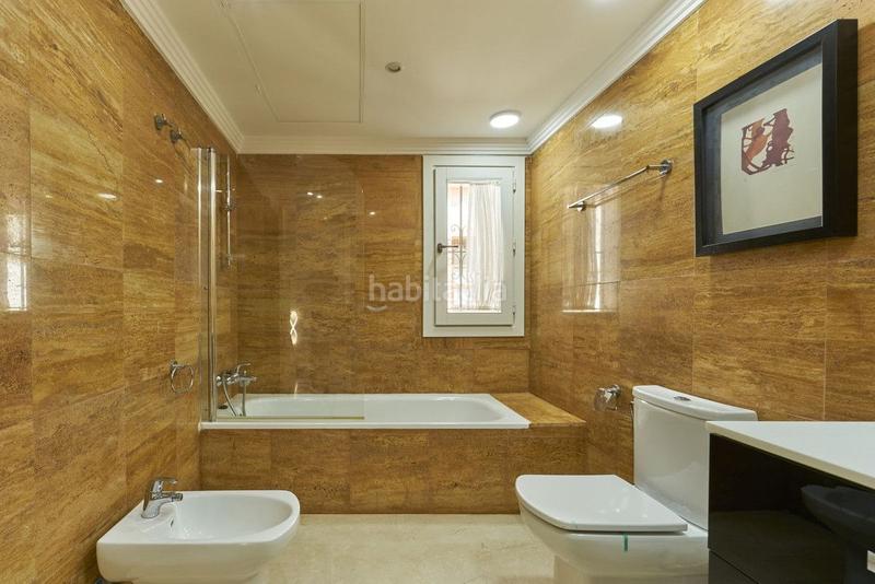 Foto b105a683-0da9-4583-b3ba-c3d9bba7e9d9. Semi detached house with heating pool in La Carolina - Guadalpín Marbella