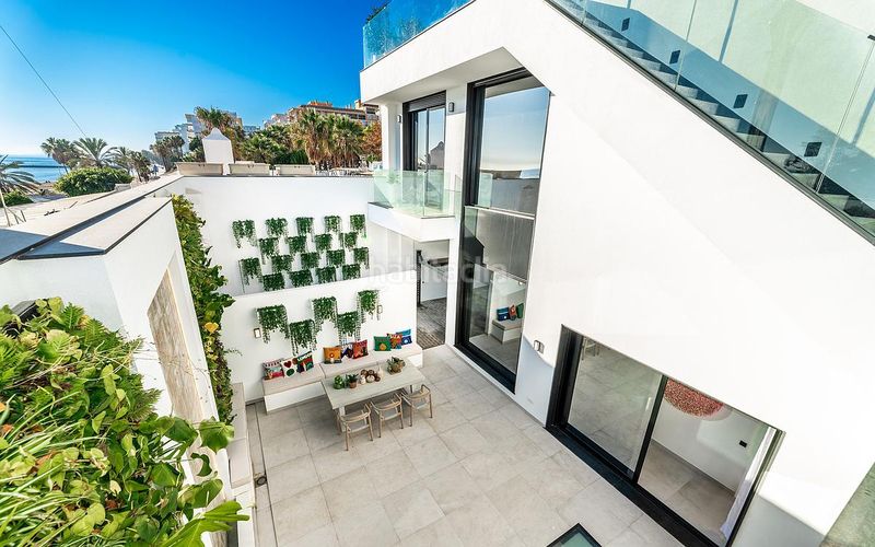 Foto e80e80a3-b136-4980-947e-f3a5f14815fc. Casa amb aparcament a Playa Bajadilla - Puertos Marbella