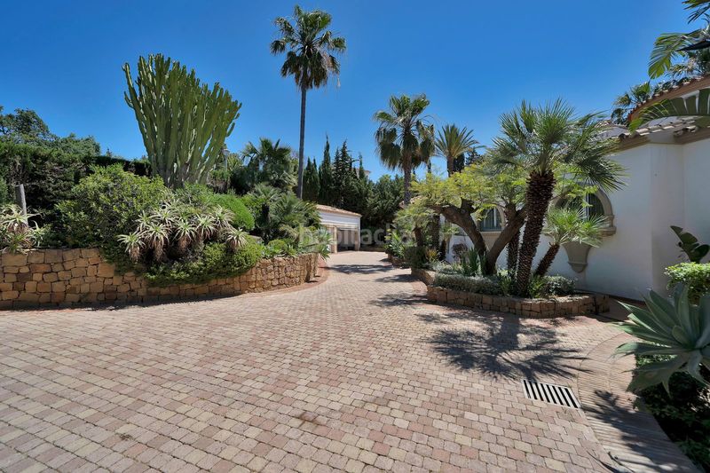 Foto 2b8390b2-f96e-47cd-97e6-8e4c8d34e20c. Casa amb aparcament piscina a Hacienda Las Chapas Marbella