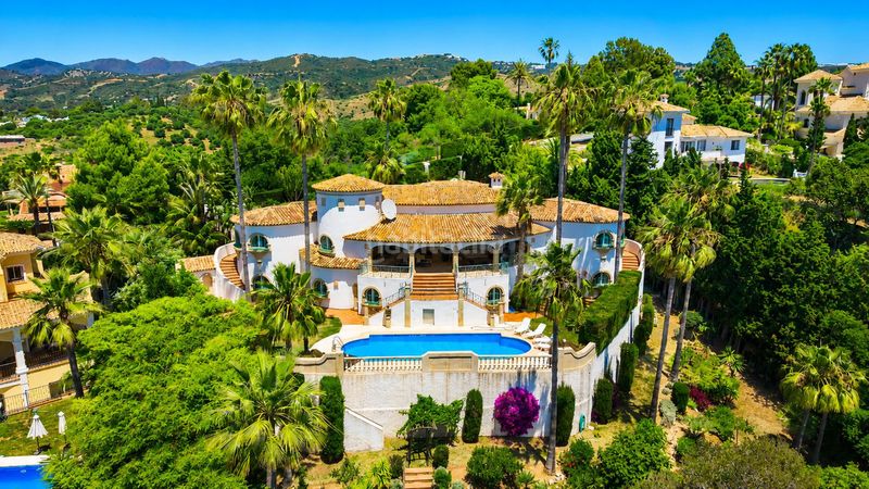 Foto e8bff0e6-07af-4396-b56a-f4138f361000. Casa amb aparcament piscina a Hacienda Las Chapas Marbella