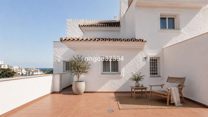 Foto d8155642-4ff2-4222-aa1e-5f786a98f13e. Àtic amb aparcament piscina a Los Naranjos Marbella
