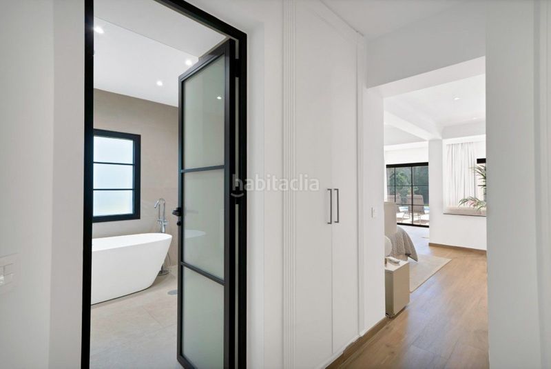 Foto 2b7f1690-ba59-43a3-944a-0c8ec0d3058a. Casa amb aparcament piscina a Hacienda Las Chapas Marbella