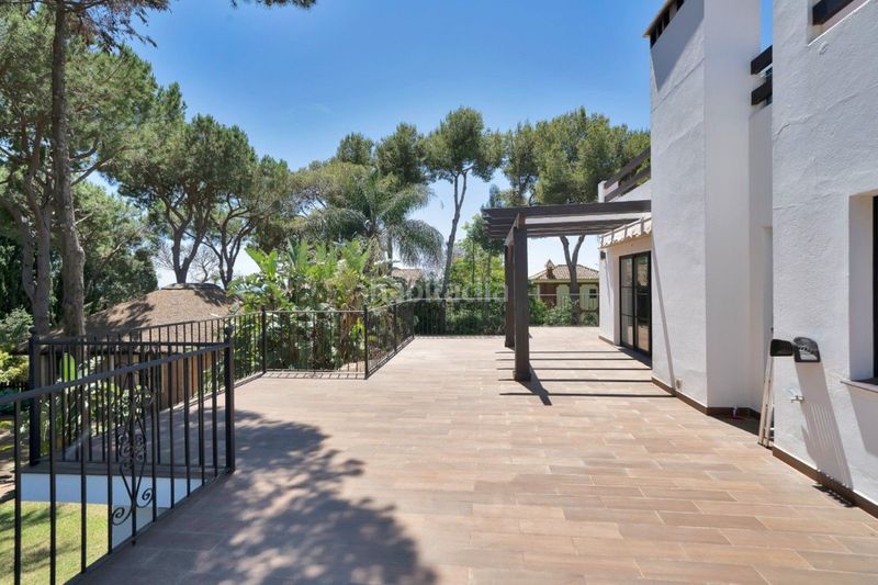 Foto 5b02560b-aef2-4050-b1cb-98373e34d4e8. Casa amb aparcament piscina a Hacienda Las Chapas Marbella