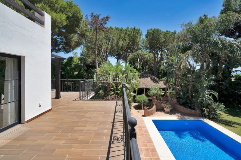 Foto ba59c3b1-360a-4c88-8840-9bbdc0b4530a. Casa amb aparcament piscina a Hacienda Las Chapas Marbella