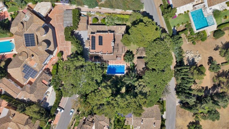 Foto dc9ecdc9-7f11-4684-96d4-1a06f46db27e. Casa amb aparcament piscina a Hacienda Las Chapas Marbella