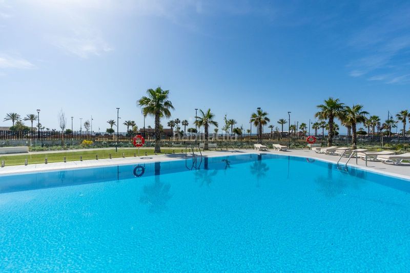 Foto faf49276-05bd-4fc4-8f3b-d9c2059aa4a1. Apartamento en Los Álamos Torremolinos