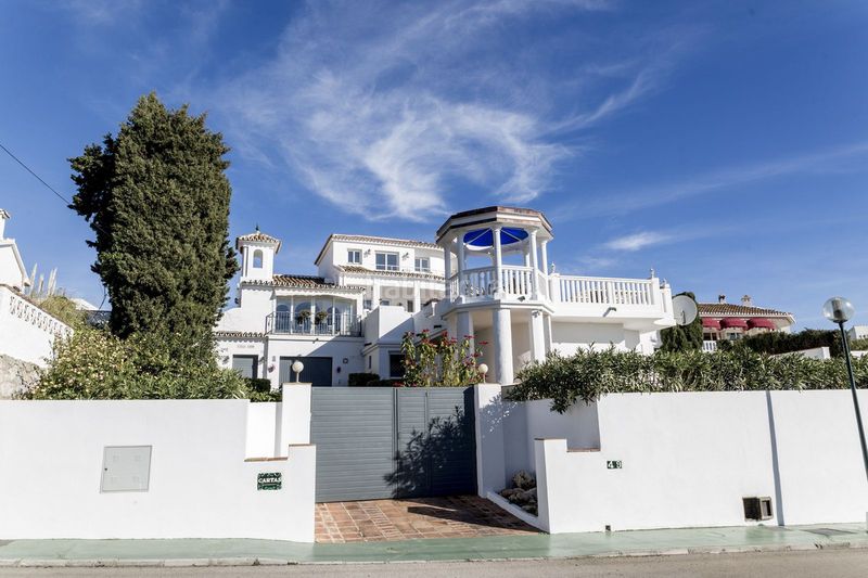 Foto b1e9dc61-e9c4-4ddf-9a7f-7c0328461987. Casa amb aparcament piscina a El Faro de Calaburra - Chaparral Mijas