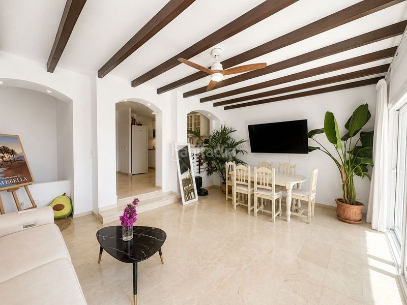 Foto cfa8911c-a116-4048-a8d5-9ab8d45ced90. Casa adossada a Calahonda Mijas