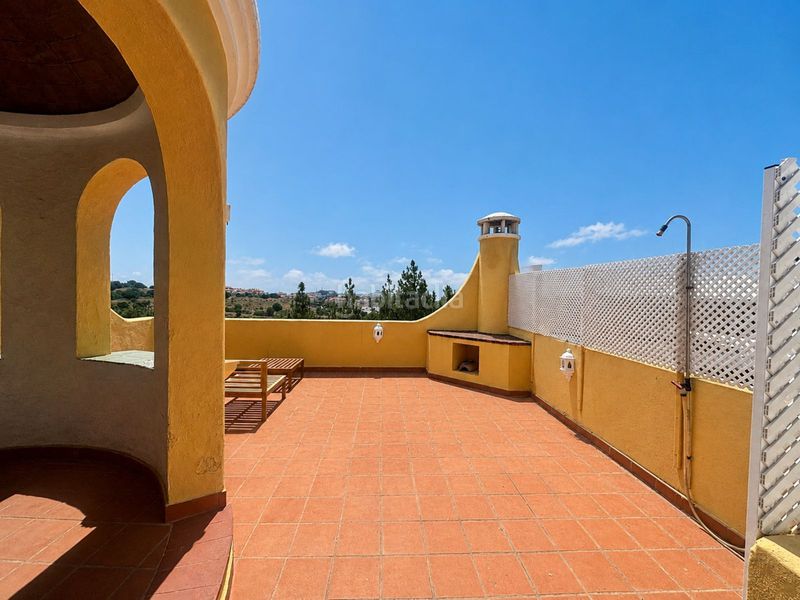 Foto f1c8e317-c5a4-42d6-942a-67fefd817cb2. Casa adossada a Calahonda Mijas