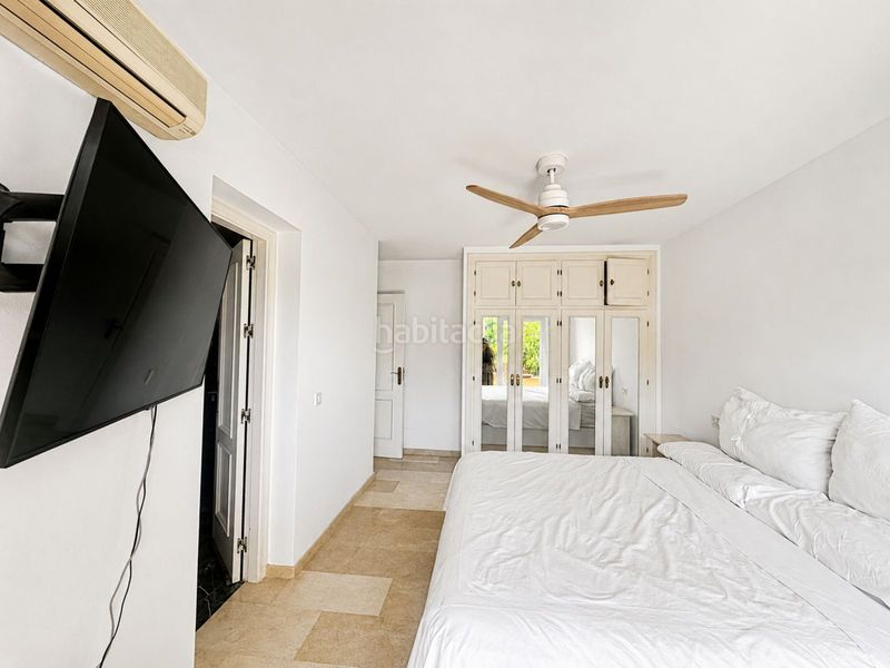 Foto fa7ddb24-f51e-4971-bdf9-167db0ed71c6. Casa adossada a Calahonda Mijas