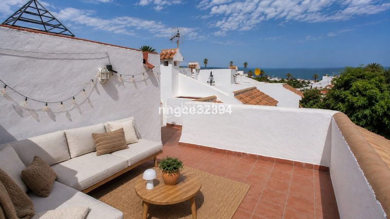 Foto ccc94f6d-864f-482d-a0b7-8f009187ee7e. Casa adossada amb aparcament piscina a marina de Casares Casares